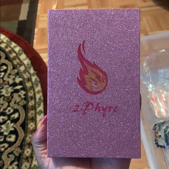 5 MINK LASHES 💖 - Picture 4 of 6